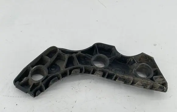Volkswagen PASSAT CC Front bumper mounting bracket 3C8807184A