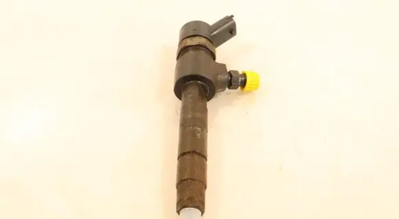 Opel Zafira B Fuel injector 0445110165