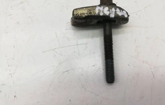 Renault Megane III Fuel Injector clamp holder