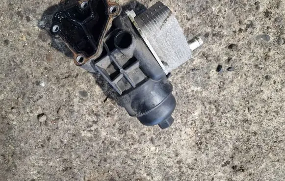 Hyundai i40 Oil filter mounting bracket 264102A300
