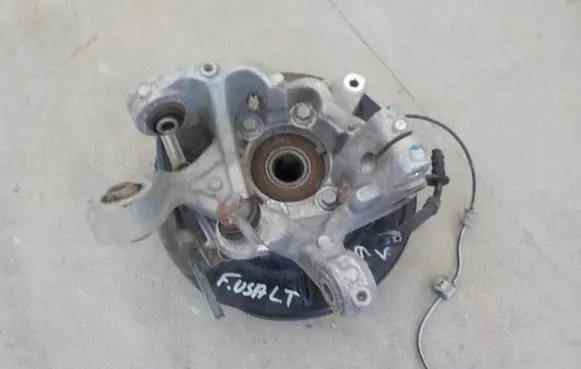 Subaru Forester SJ Stub axle 9u7777788