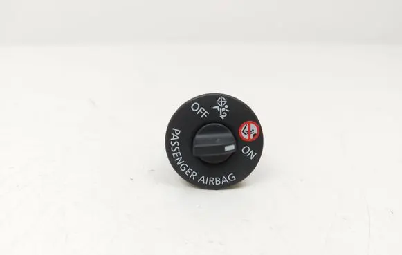 Passenger airbag on/off switch