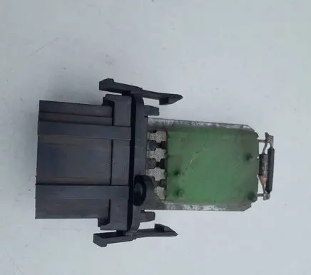 Volkswagen Golf III Heater blower motor/fan resistor 1H0959263