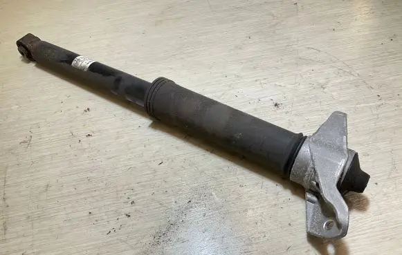 Volvo XC40 Rear shock absorber/damper 32221648 8888852716
