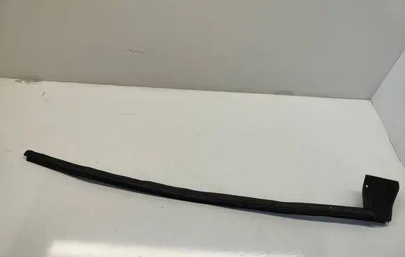 Chevrolet Camaro Rubber seal front coupe door window 84165674