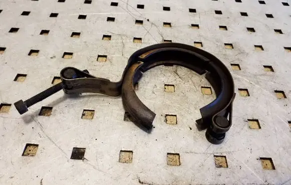 Volkswagen PASSAT B7 Muffler pipe connector clamp 1K0253725
