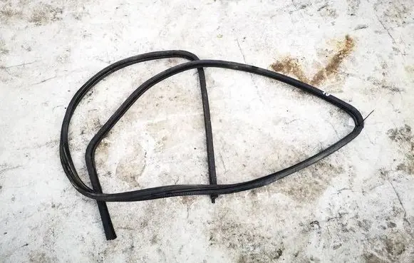 Volkswagen PASSAT B3 Rubber seal front coupe door 