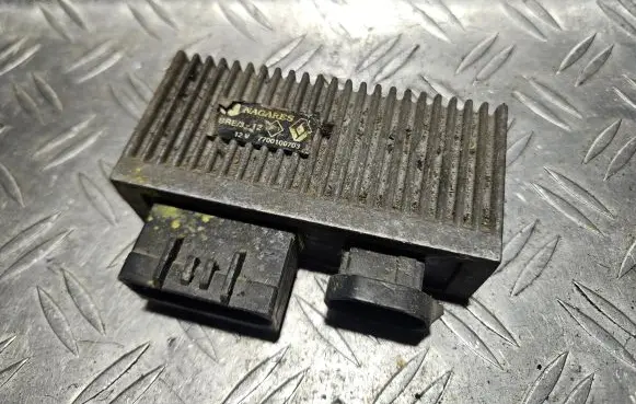 Renault Scenic I Glow plug pre-heat relay 7700100703