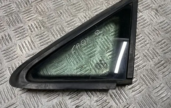 Volkswagen Touran II Front triangle window/glass 