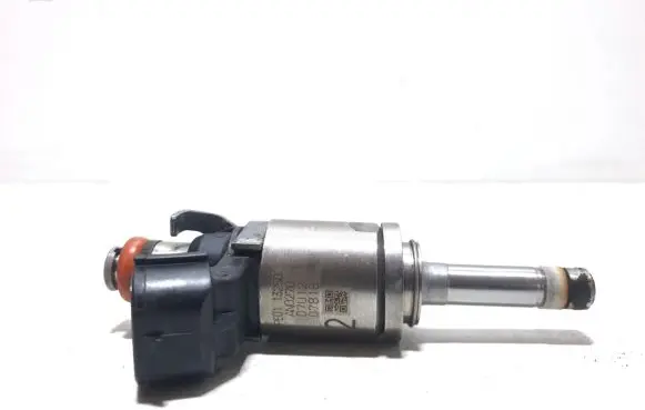 Mazda CX-3 Fuel injector PE0113250C