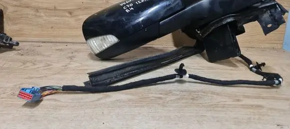 Volvo C70 Front door electric wing mirror 