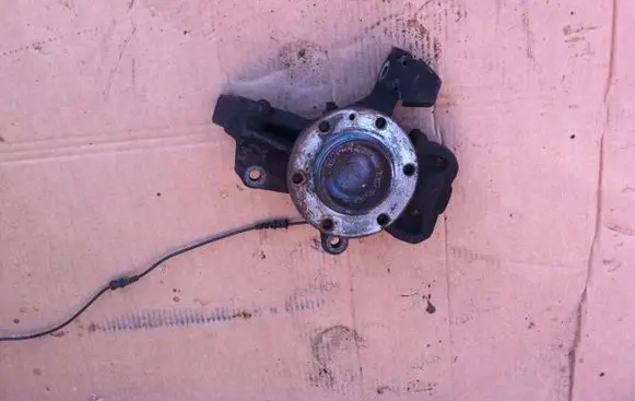 Volkswagen Crafter Front wheel hub spindle knuckle