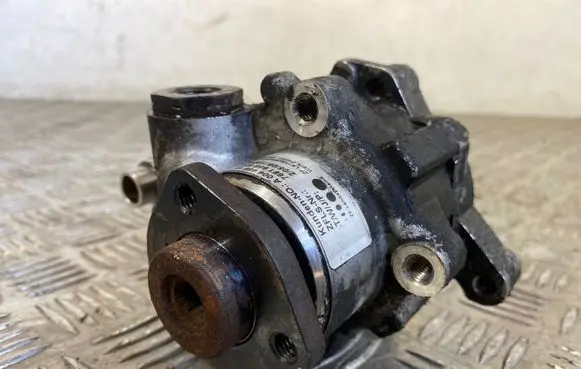 Mercedes-Benz Vito Viano W639 Power steering pump A0044664501 7691955537