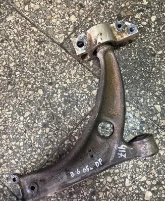 Front lower control arm/wishbone
