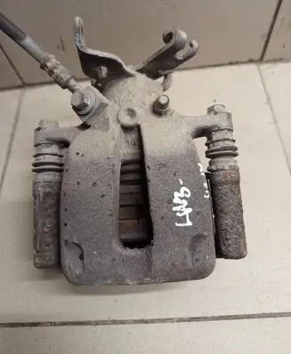 Opel Insignia A Rear brake caliper 