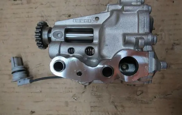 Mercedes-Benz ML W163 Oil pump A2821800600T