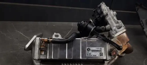 BMW 2 F46 EGR valve cooler 9885616