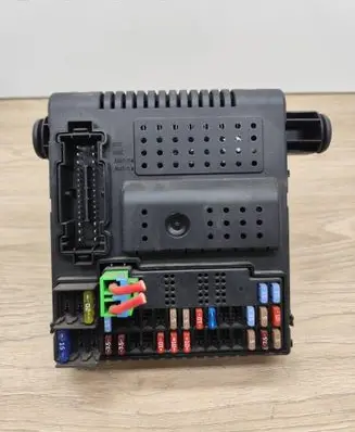 Volvo V70 Fuse module 30786889 07W021 28087583