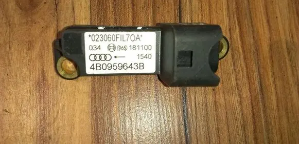 Audi A6 S6 C5 4B Airbag deployment crash/impact sensor 4b0959643b