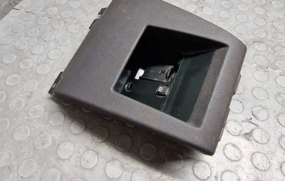 BMW 5 E39 Glove box 8268525 8268459