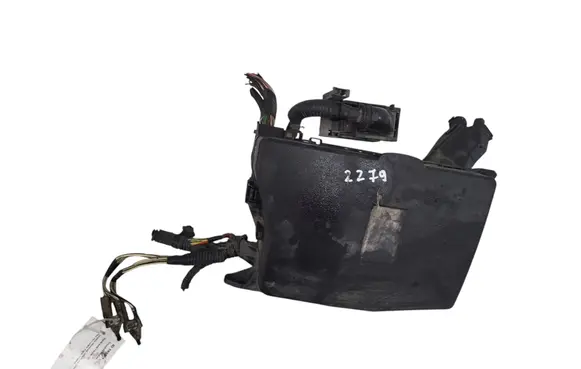 Toyota Auris 150 Fuse module 7233R0A1 8266202220