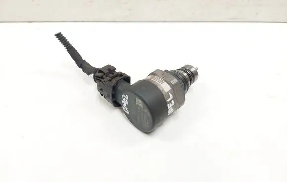 Opel Zafira B Fuel pressure regulator 0281002507 120306 21815451