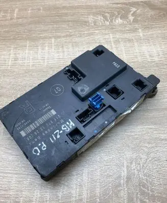 Mercedes-Benz E W211 Door control unit/module 2118701226 00401702