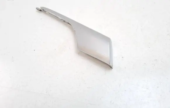 Front bumper splitter molding