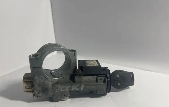 Nissan Juke I F15 Ignition lock 216697757 92LP0232