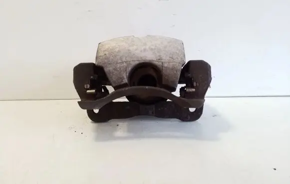 Lexus CT 200H Front brake caliper