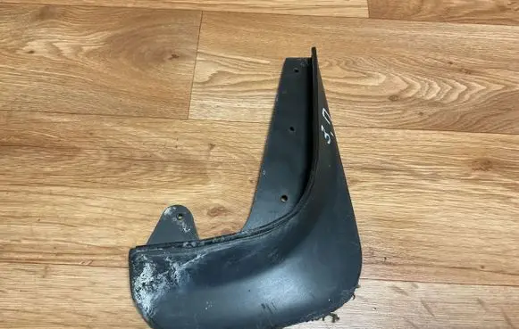 Renault Megane III Rear mudguard 