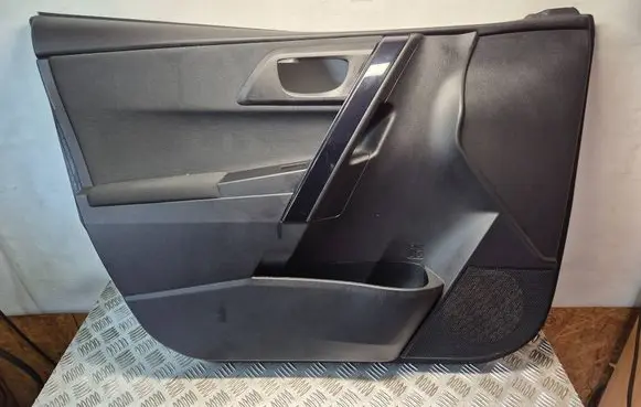 Toyota Auris E180 Front door card panel trim 6777802280