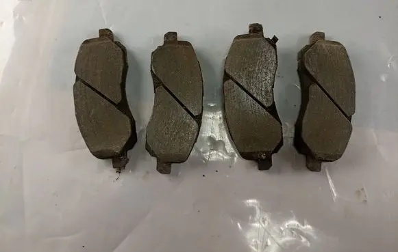 Mitsubishi Grandis Brake pads (front) 