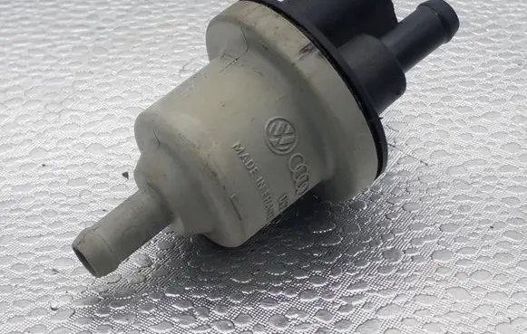 Audi A4 S4 B6 8E 8H Electromagnetic valve 058133517B 2580115A