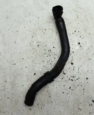 Coolant pipe/hose