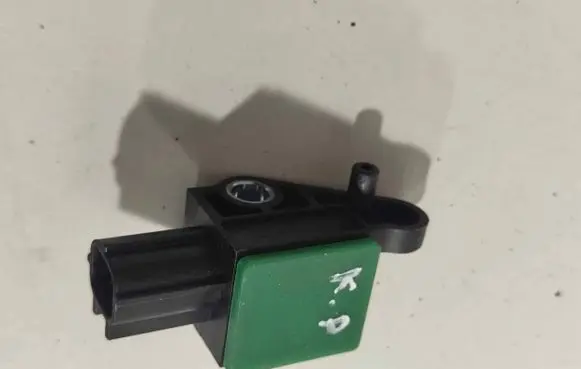 Volkswagen Tiguan Airbag deployment crash/impact sensor 5N0959351B