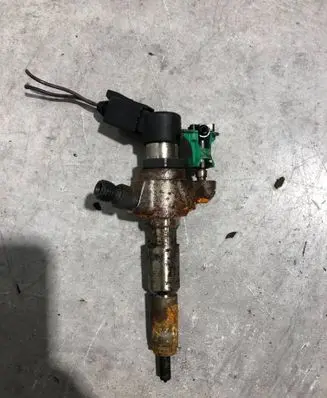 Volvo V60 Fuel injector 9802448680