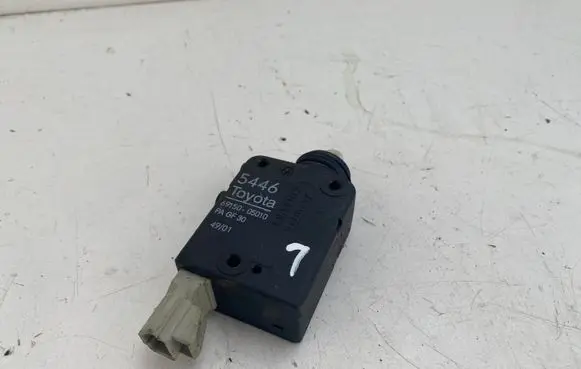 Toyota Avensis T220 Tailgate boot lock/latch motor 6915005010