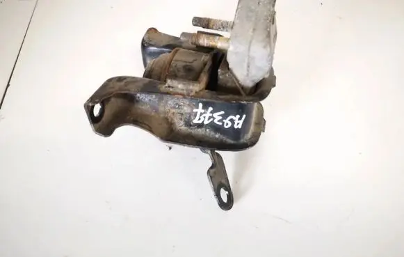 Toyota Corolla Verso E121 Engine mount bracket