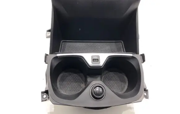 BMW 2 F44 Cup holder 6823329