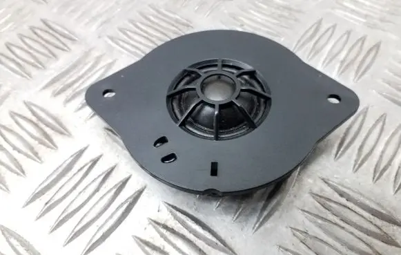 Front door high frequency speaker