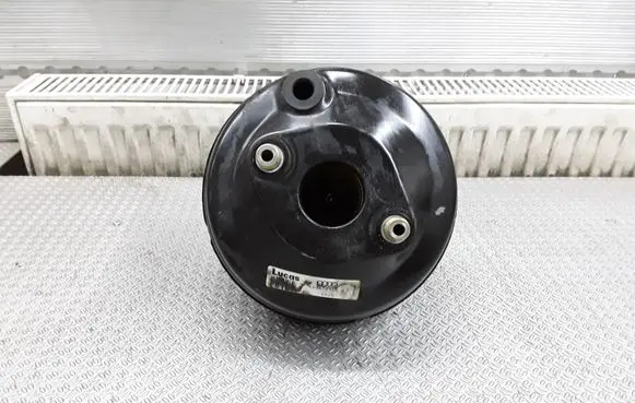 Audi A8 S8 D2 4D Brake booster 4D0612105