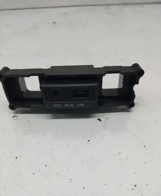 Hyundai i20 (PB PBT) USB socket connector 961201J000