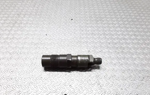 Volkswagen Polo II 86C 2F Fuel injector 031130201A