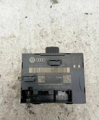 Volkswagen Touareg II Door control unit/module 4H0959795B