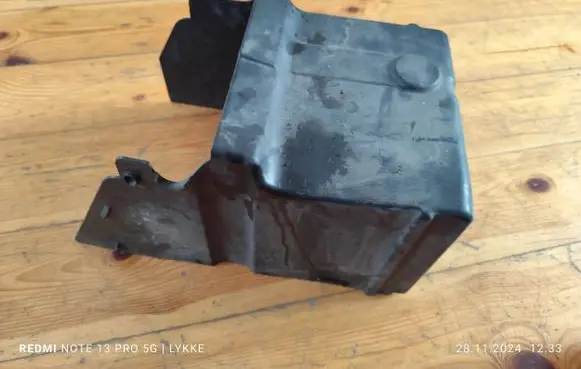 Ford Mondeo MK IV Battery box tray 6G9110757A D2L4A