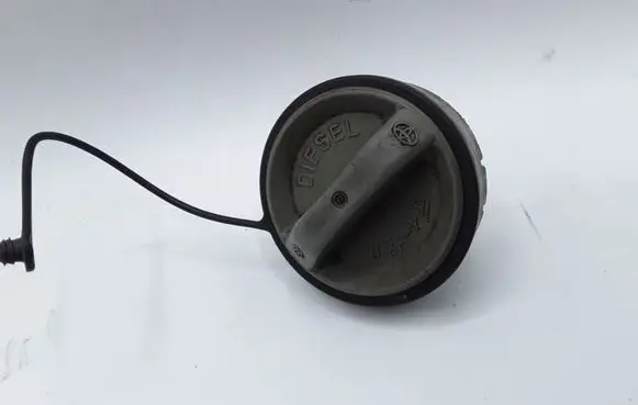 Toyota Corolla E120 E130 Fuel tank filler cap NOCODE
