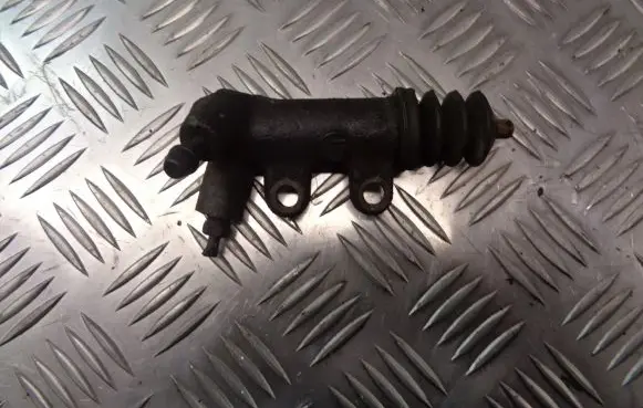 Toyota Yaris Clutch slave cylinder 
