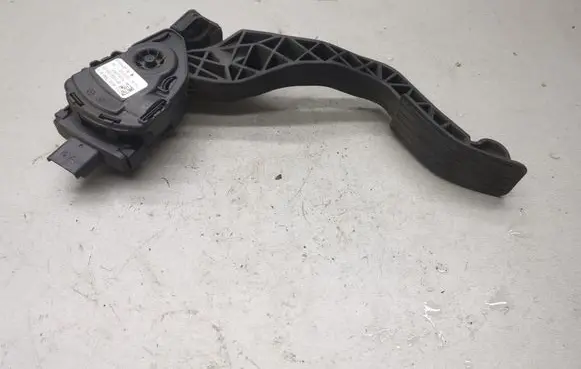 Peugeot 207 Accelerator throttle pedal 9680756880