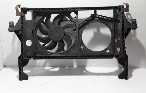 Renault Master II Radiator cooling fan shroud 8200190720